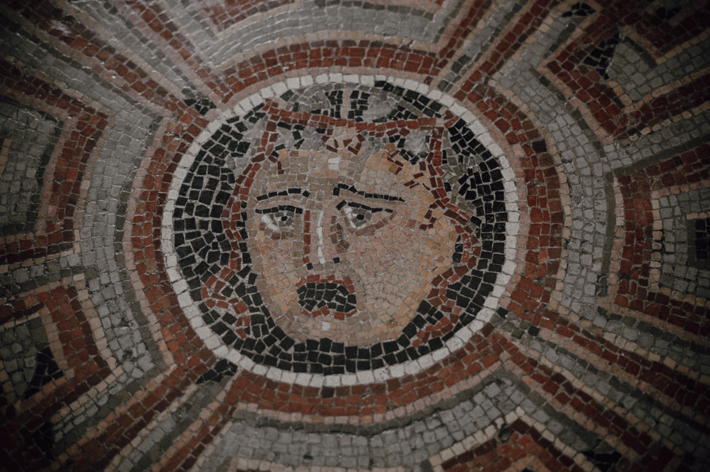 Mosaïque, Nîmes