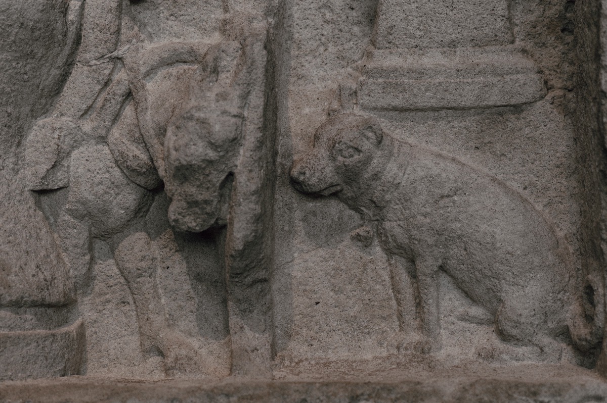 Narbonne, stèle du boulanger